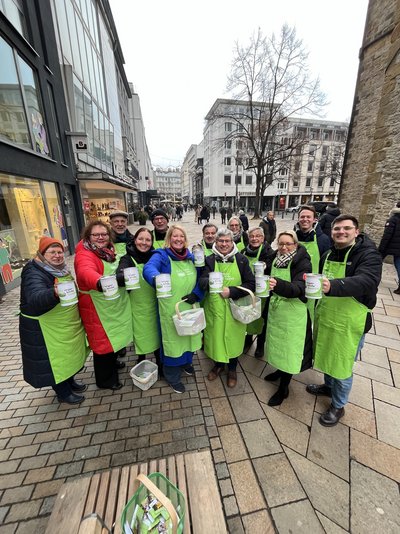 Bielefelder Politiker:innen sammeln Spenden